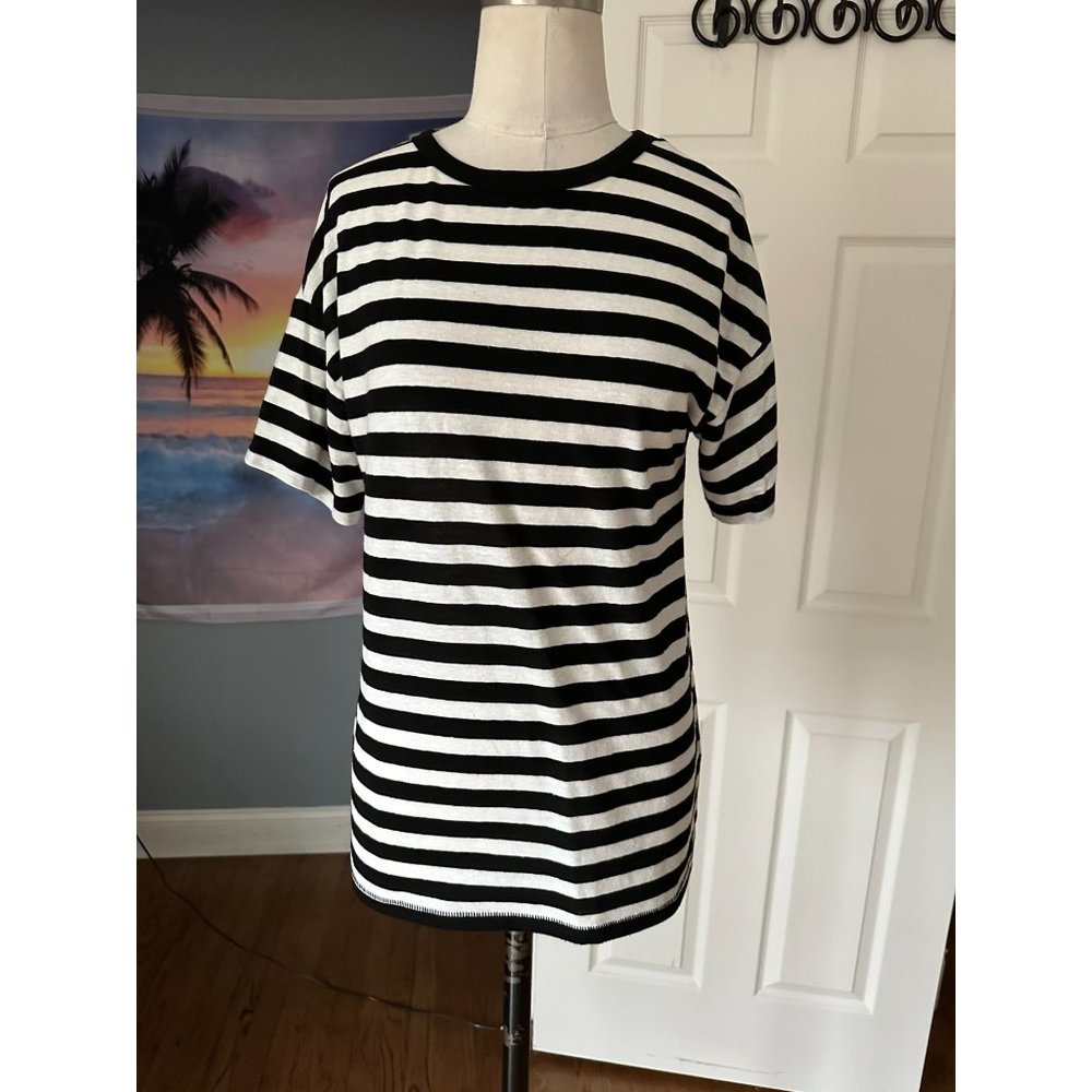 Top Shop black and white striped short sleeve top sz 6